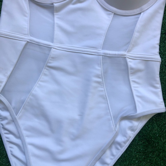 White One Piece Bathing Suit Retro Style Swimsuit - Picture 7 of 9
